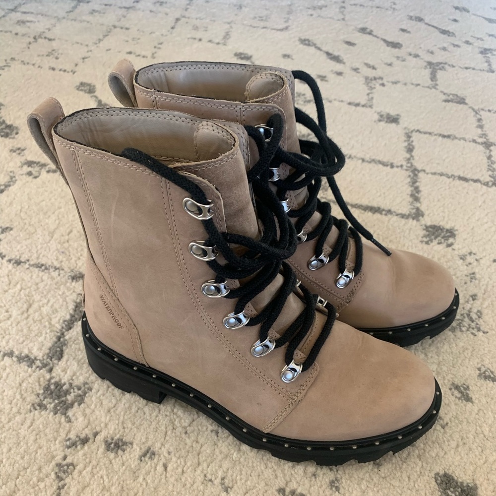Beautiful Sorel Lennox Lace Boots